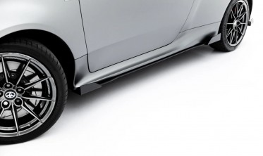 Листвы + накладки на боковые пороги Toyota GR Yaris Mk4 2024- Street Pro фото