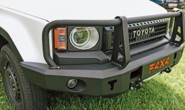 Захисна дуга силового переднього бампера Toyota Land Cruiser J250 фото
