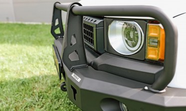 Захисна дуга силового переднього бампера Toyota Land Cruiser J250 фото