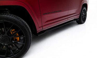 Тюнинг накладки на пороги Jeep Grand Cherokee L Mk5 боковые листвы Maxton design фото