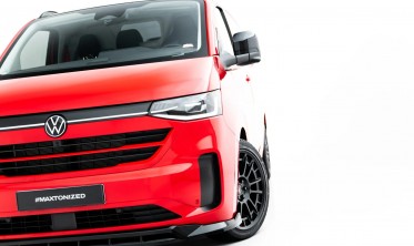 Передній спліттер на бампер VW Transporter T7 Maxton design вар. 2 фото
