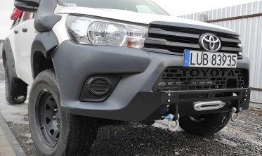 Передня сталева накладка з кріпленням лебідки Toyota Hilux Revo (2016-...) фото