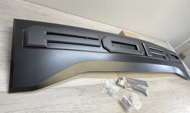 Накладка на задний борт Ford F150 (2015-2017) Raptor style фото