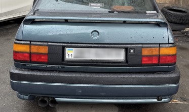 Тюнінгова накладка заднього бампера VW Passat B3 седан фото