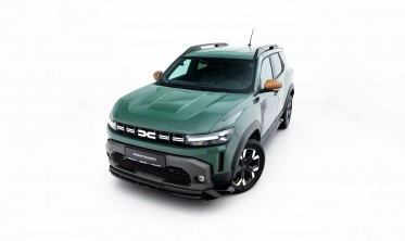 Тюнинг накладка на передний бампер Dacia Duster MK3 Maxton design фото