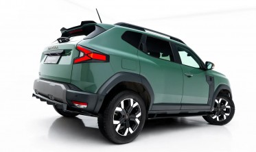 Тюнинг накладки (листвы) на боковые пороги Dacia Duster MK3 2024- фото