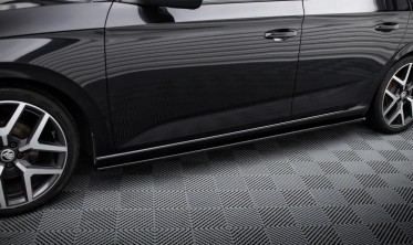 Тюнинговые накладки боковых порогов Skoda Scala фото