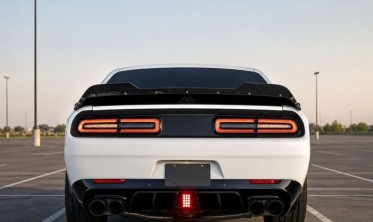 Дифузор заднього бампера Dodge Challenger (2015-2023) led чорний глянець фото