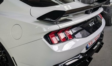 Дифузор заднего бампера Ford Mustang (2024-2026) чорний глянц фото