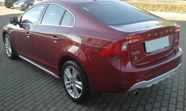Тюнінгова накладка на задній бампер Volvo V60/S60 під одну трубу фото