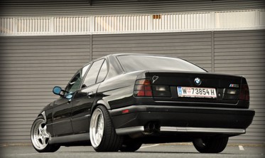 Накладки на пороги BMW E34 у стилі М5 фото