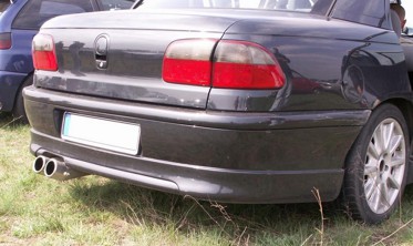 Накладка заднього бампера Opel Omega B седан фото