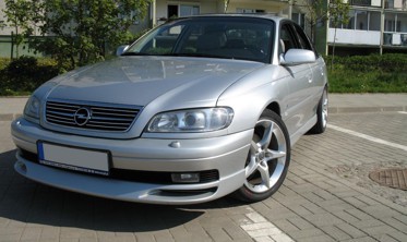 Накладка переднього бампера Opel Omega C фото