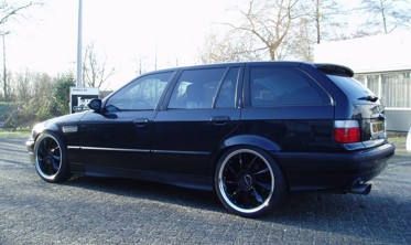 спойлер на скло BMW E36 Touring фото