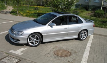 Накладка переднього бампера Opel Omega C фото