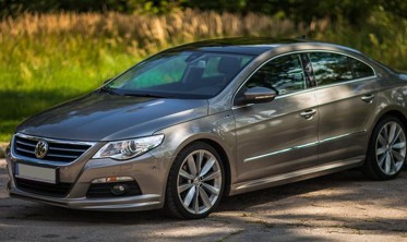 Накладка переднего бампера VW Passat CC в стиле R-line фото