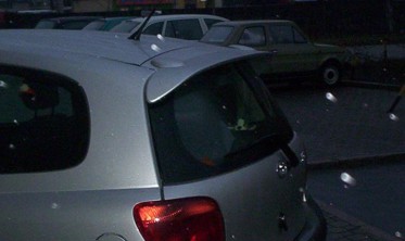 Спойлер кришки багажника Toyota Yaris 1 фото