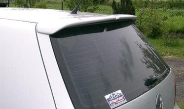 Спойлер багажника VW Golf IV з вирізом фото