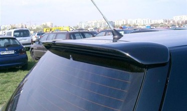 Спойлер багажника VW Golf IV з вирізом фото