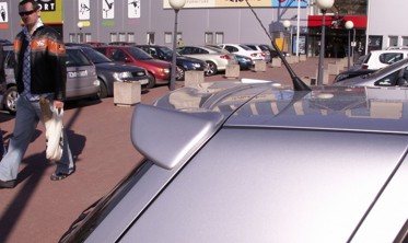 Спойлер крышки багажника VW Golf IV (1997-2003) фото