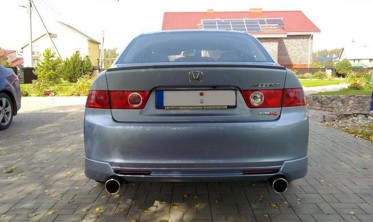 Накладка заднього бампера Honda Accord VII у стилі Type-R фото