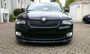 Диффузор (юбка) переднего бампера Skoda Superb II фото