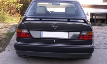 Спойлер крышки багажника Mercedes E W124 фото