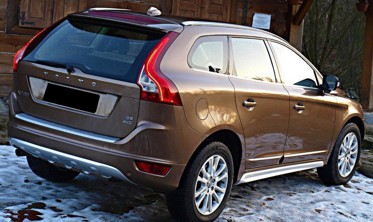 Накладка заднього бампера Volvo XC60 під одну вихлопну  фото