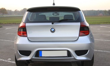 Спойлер крышки багажника BMW E81, E87 стиль Aero фото