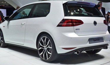 диффузор заднего бампера Volkswagen Golf 7 в стиле GTI фото
