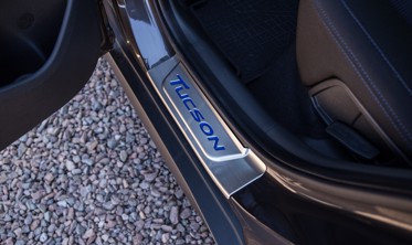 накладки на пороги з нержавіючої сталі Hyundai Tucson фото
