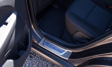 накладки на пороги з нержавіючої сталі Hyundai Tucson фото