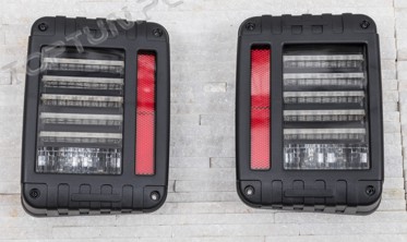 Задние LED фонари Jeep Wrangler JK (тонированные) фото