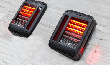 Задние LED фонари Jeep Wrangler JK (тонированные) фото