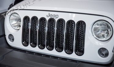 Накладки на решетку радиатора для Jeep Wrangler JK фото