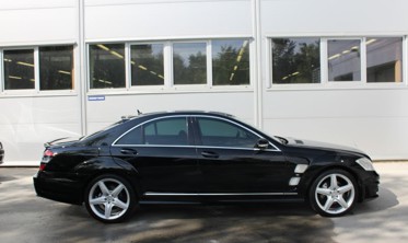 Тюнінгові передні крила Mercedes W221 з повітрозабірниками фото