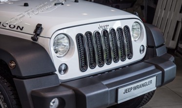 Накладки на решітку радіатора Jeep Wrangler JK під замок фото