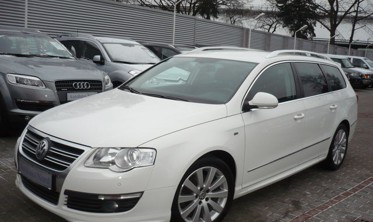 Накладки на пороги VW Passat B6 в стиле R-Line фото