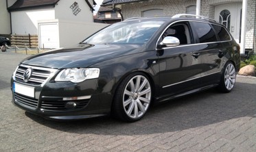Накладки на пороги VW Passat B6 в стиле R-Line фото