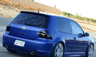 Спойлер кришки багажника VW Golf IV у стилі R32 фото