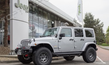 передній бампер CALIFORNIA OEM Jeep Wrangler JK фото