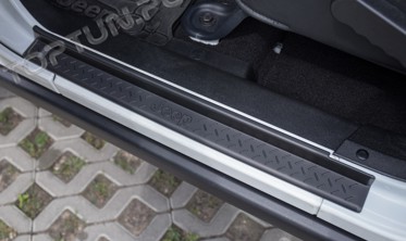 накладки на пороги Jeep Wrangler JK внутрішні (4 двері) фото