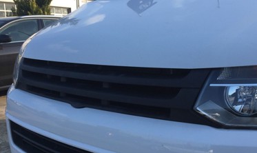 Решітка радіатора без логотипу VW T5 рестайлінг фото