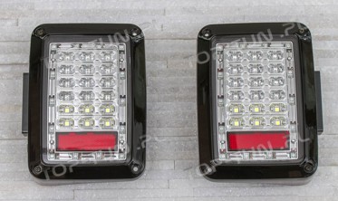 LED ліхтарі задні срібні Jeep Wrangler JK фото