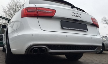 Диффузор заднего бампера Audi A6 C7 в стиле S-line с одним вырезом фото