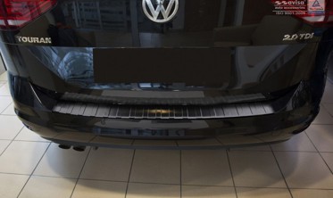 Накладка на бампер с загибом и ребрами Volkswagen Touran III , 5d, minivan (черная) фото