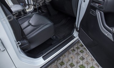 накладки на пороги Jeep Wrangler JK внутренние (2 двери) фото