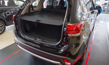 шторка-полка багажника Mitsubishi Outlander, черная фото