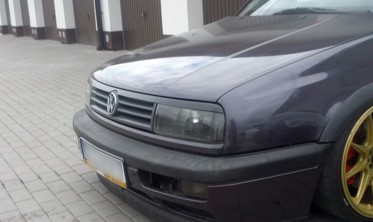 Накладка на фары (ресничка) bad look VW Vento с вырезом фото