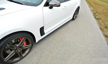 Боковые диффузоры (листвы) порогов Kia Stinger GT фото